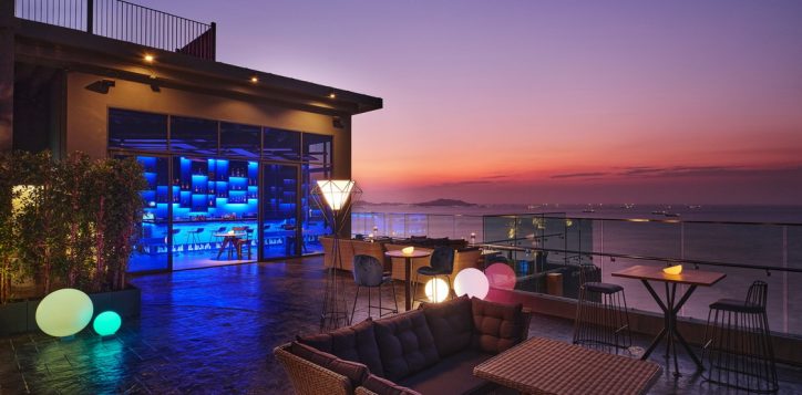 celebrate-the-new-year-with-novotel-srirachas-room-countdown-bundle-package-2