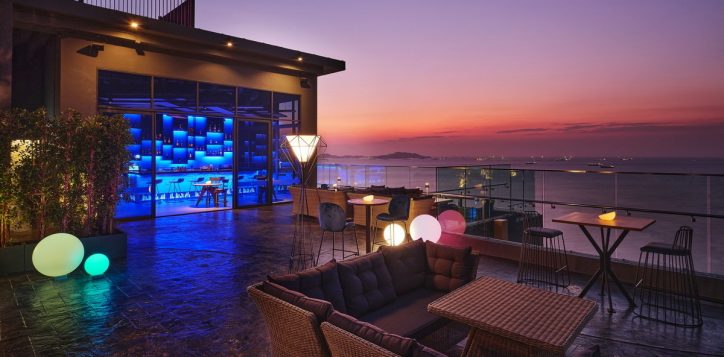 celebrate-the-new-year-with-novotel-srirachas-room-countdown-bundle-packages_resize-2