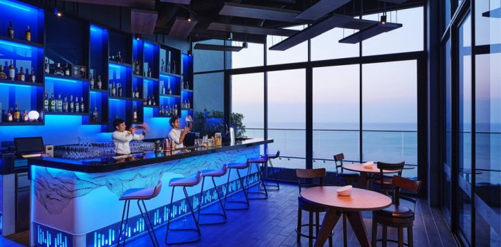 a-romantic-dining-experience-novotel-marina-sriracha-2