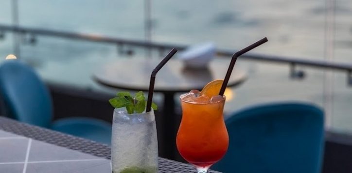 signature-cocktails-exquisite-drinks-at-silver-moon-novotel-marina-srriracha-2