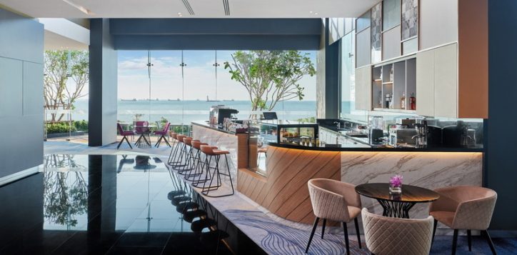 enjoy-at-blue-marble-and-gourmet-bar-at-novotel-marina-sriracha-2