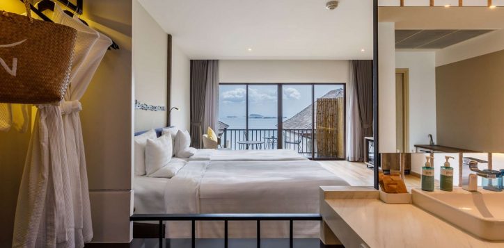escape-to-koh-si-chang-with-an-exclusive-may-offer-at-noveltel-marina-koh-si-chang-2