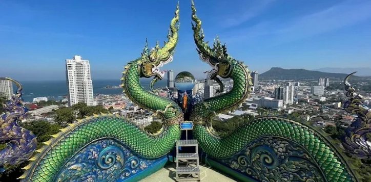 khao-phra-kru-monastery-a-traditional-and-sacred-temple-in-chonburi-2