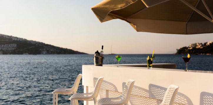 rooftop-bar-%e0%b8%a8%e0%b8%a3%e0%b8%b5%e0%b8%a3%e0%b8%b2%e0%b8%8a%e0%b8%b2%e0%b8%97%e0%b8%b5%e0%b9%88%e0%b9%84%e0%b8%ab%e0%b8%99%e0%b8%94%e0%b8%b5-%e0%b8%a3%e0%b8%a7%e0%b8%a1%e0%b8%a3%e0%b9%89